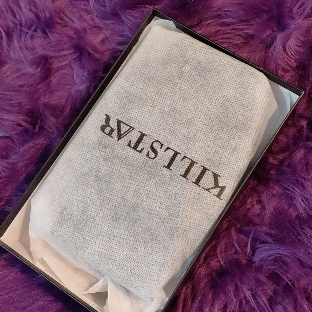 KILLSTAR VAMPIRES KILL COFFIN WALLET BLACK ZIP ROUND CLOSURE CROSS PULL CHARM - Picture 13 of 14